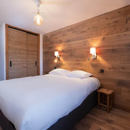 Familial Au Centre De Moriond Avec Parking Et Balcon - Fr-1-563-156 * Courchevel